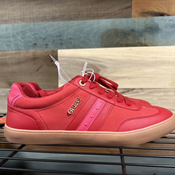 Guess Red Tennis Shoes Women's Size‎ 11 WGMOVERS New - Picture 4 of 9